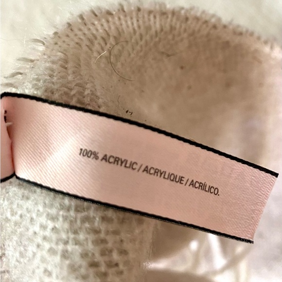 Victoria’s Secret Logo Spellout Super Soft Large Throw Blanket Fringe Edge 2016 - Picture 7 of 7